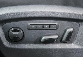 Подержанный автомобиль Volkswagen Multivan 2021 года (10 фото)