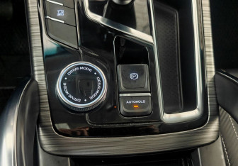 Подержанный автомобиль Geely Atlas Pro 2021 года (16 фото)
