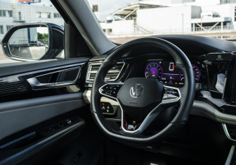 Подержанный автомобиль Volkswagen Teramont 2023 года (10 фото)