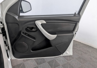 Подержанный автомобиль LADA (ВАЗ) Largus Wagon 2021 года (24 фото)