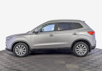 Подержанный автомобиль FAW Besturn X40 2021 года (8 фото)