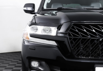 Подержанный автомобиль Toyota Land Cruiser Suv 2018 года (26 фото)