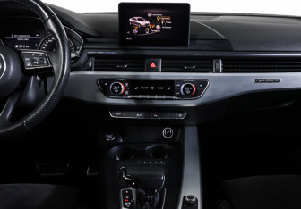 Подержанный автомобиль Audi A4 Sedan 2018 года (13 фото)