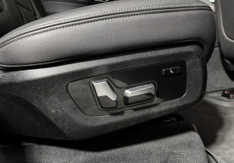 Подержанный автомобиль BMW X7 2020 года (24 фото)