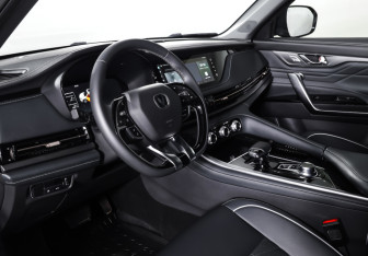 Подержанный автомобиль Changan CS95 2023 года (15 фото)