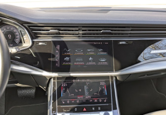 Подержанный автомобиль Audi Q7 2023 года (15 фото)