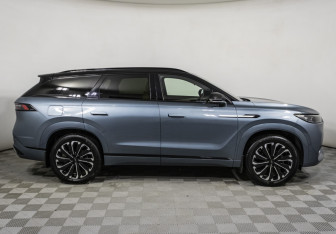 Подержанный автомобиль Jaecoo J8 2024 года (4 фото)