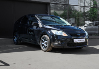 Подержанный автомобиль Ford Focus Hatchback 2008 года (3 фото)