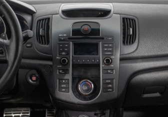 Подержанный автомобиль Kia Cerato Sedan 2011 года (14 фото)