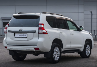 Подержанный автомобиль Toyota Land Cruiser Prado 2015 года (5 фото)
