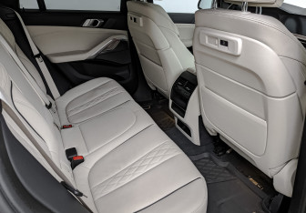 Подержанный автомобиль BMW X6 2021 года (18 фото)