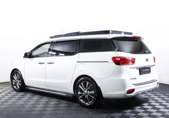 Подержанный автомобиль Kia Carnival 2019 года (7 фото)