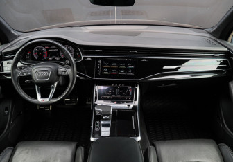 Подержанный автомобиль Audi Q7 2020 года (14 фото)