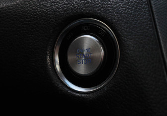 Подержанный автомобиль Hyundai Genesis 2015 года (25 фото)