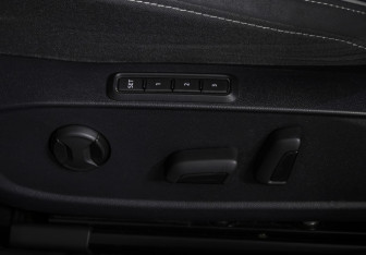 Подержанный автомобиль Volkswagen Golf Hatchback 2021 года (16 фото)