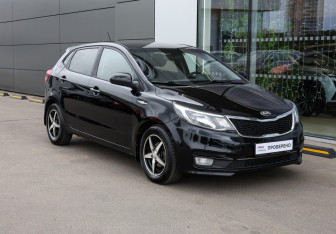 Подержанный автомобиль Kia Rio Hatchback 2016 года (3 фото)