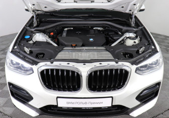 Подержанный автомобиль BMW X4 2020 года (10 фото)