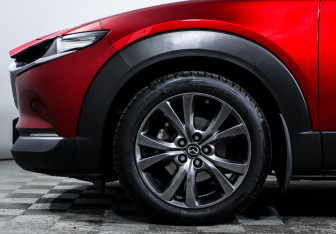 Подержанный автомобиль Mazda CX-30 2021 года (15 фото)