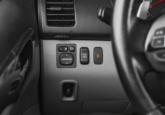 Подержанный автомобиль Mitsubishi Pajero Sport 2014 года (10 фото)