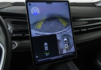 Подержанный автомобиль Geely Preface 2024 года (17 фото)