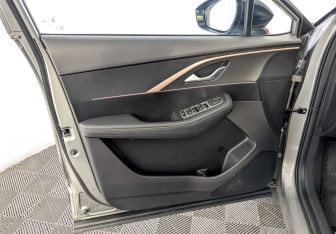 Подержанный автомобиль Omoda C5 2023 года (19 фото)