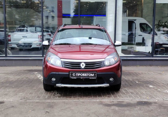 Подержанный автомобиль Renault Sandero 2012 года (2 фото)