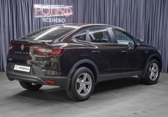 Подержанный автомобиль Renault Arkana 2019 года (5 фото)