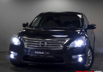 Подержанный автомобиль Nissan Teana 2014 года (25 фото)