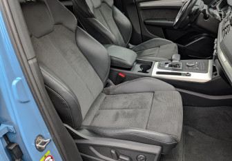 Подержанный автомобиль Audi SQ5 2019 года (23 фото)