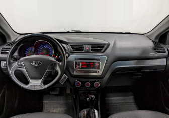 Подержанный автомобиль Kia Rio Sedan 2015 года (22 фото)