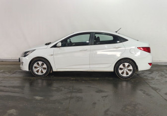 Подержанный автомобиль Hyundai Solaris Sedan 2014 года (7 фото)