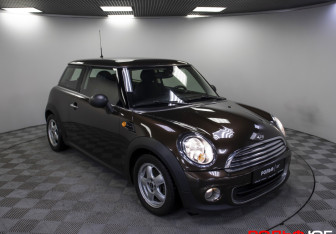 Подержанный автомобиль MINI Hatch 2011 года (21 фото)
