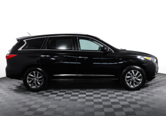Подержанный автомобиль Infiniti QX60 2014 года (4 фото)