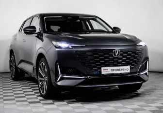 Подержанный автомобиль Changan UNI-K 2023 года (3 фото)