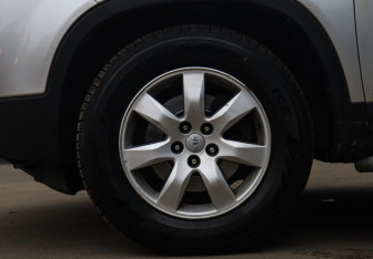 Подержанный автомобиль Kia Sorento 2011 года (17 фото)