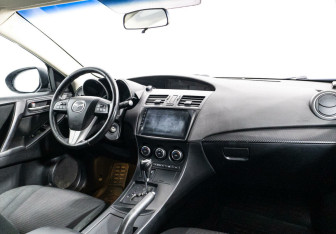 Подержанный автомобиль Mazda 3 Hatchback 2012 года (5 фото)