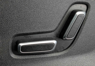 Подержанный автомобиль Geely Monjaro 2023 года (26 фото)