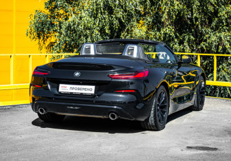 Подержанный автомобиль BMW Z4 Roadster 2020 года (4 фото)