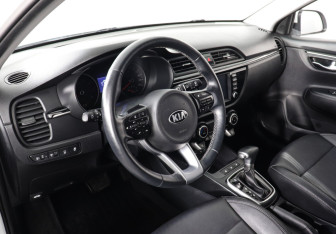 Подержанный автомобиль Kia Rio Hatchback 2020 года (9 фото)