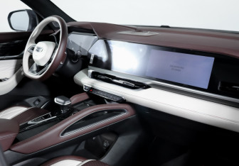 Подержанный автомобиль Geely Monjaro 2023 года (9 фото)