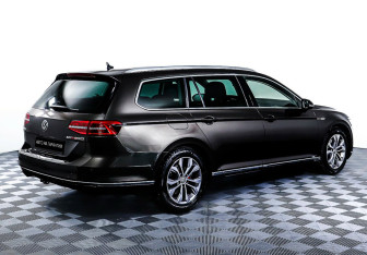 Подержанный автомобиль Volkswagen Passat Wagon 2015 года (5 фото)