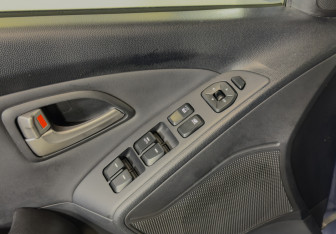 Подержанный автомобиль Hyundai ix35 2010 года (17 фото)