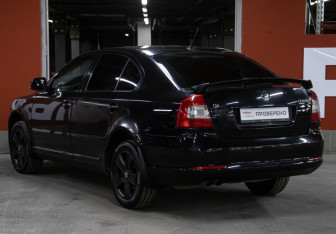 Подержанный автомобиль Skoda Octavia Liftback 2012 года (7 фото)