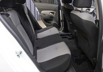 Подержанный автомобиль Chevrolet Cruze Sedan 2011 года (12 фото)