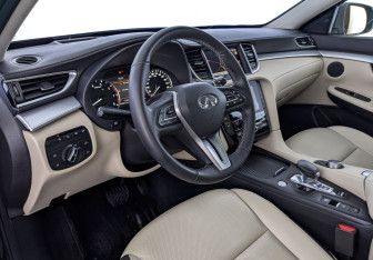 Подержанный автомобиль Infiniti QX50 2021 года (15 фото)
