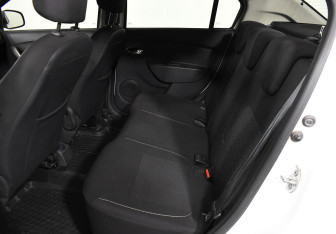 Подержанный автомобиль Renault Logan Sedan 2016 года (14 фото)