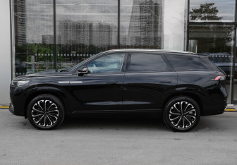 Подержанный автомобиль Jaecoo J8 2024 года (8 фото)