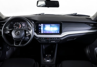 Подержанный автомобиль Skoda Octavia Liftback 2022 года (13 фото)