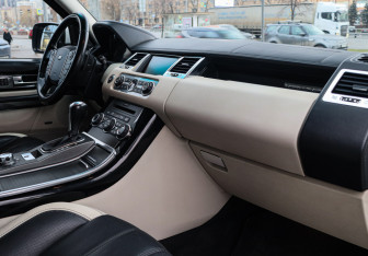 Подержанный автомобиль Land Rover Range Rover Sport 2011 года (7 фото)