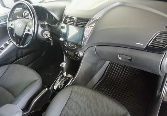 Подержанный автомобиль Hyundai Solaris Sedan 2014 года (11 фото)